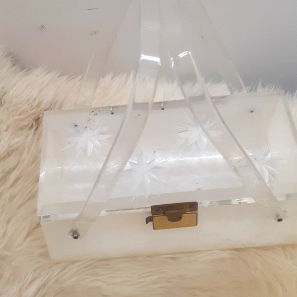 Copy SHOW VIDEO ONLY Vtg Pearlized Lucite Handbag lotus Carved CLEAR Boxy purse